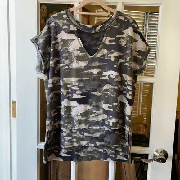 Rock N Republic Camo Top - Picture 1 of 11